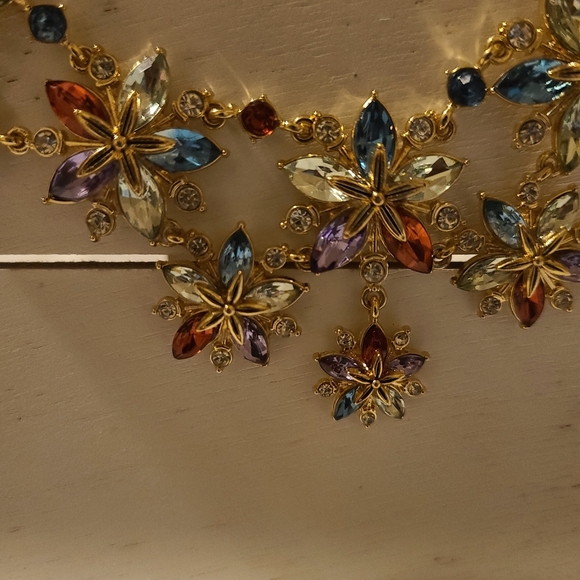 COPY - Napier Poinsettia Necklace - Picture 2 of 5